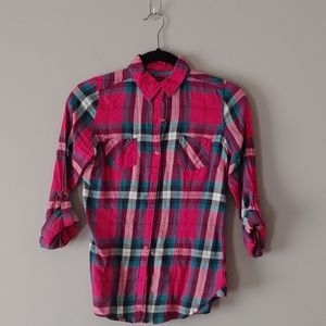 100% cotton 3/4 sleeve button up plaid shirt Small